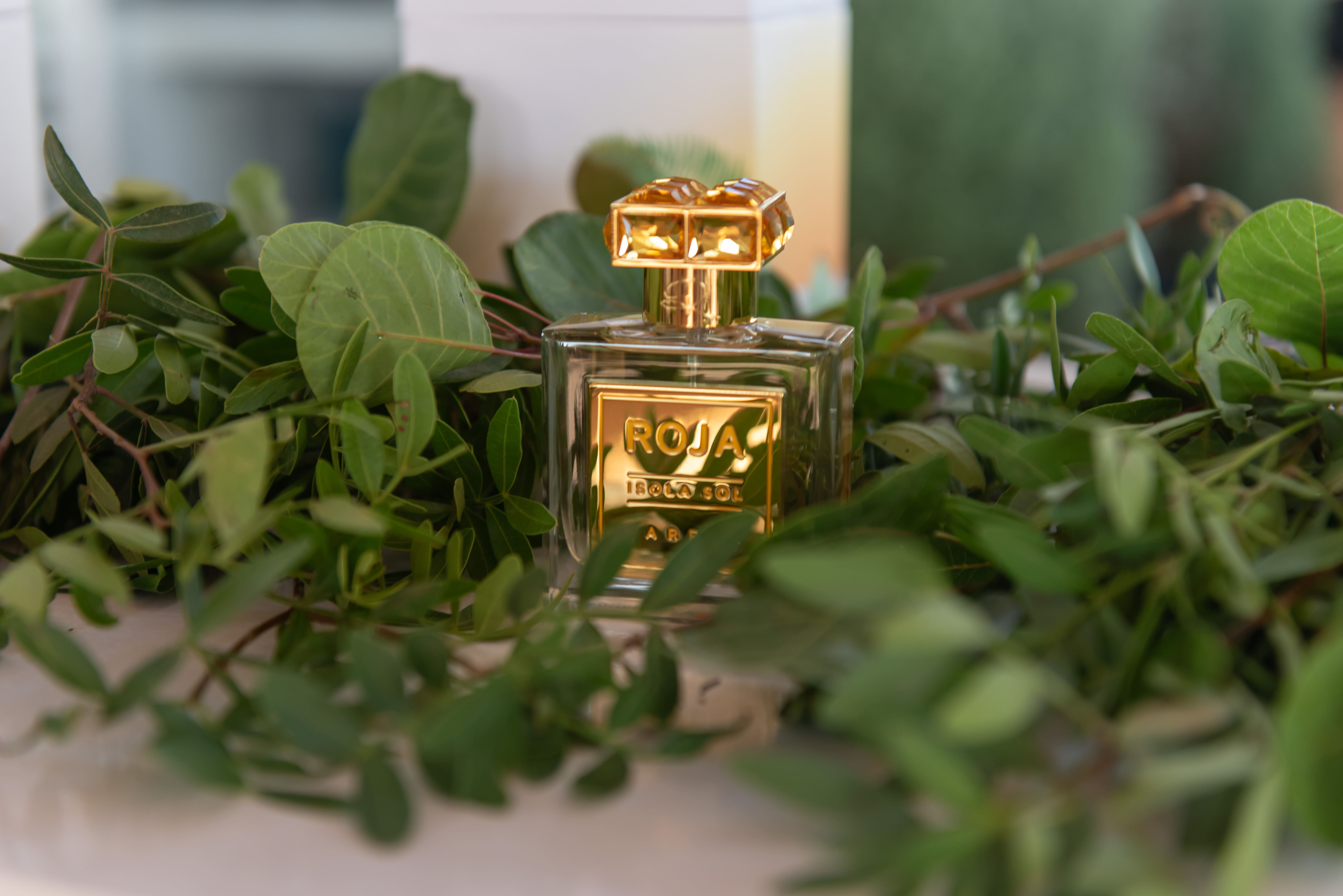 إطلاق مجموعة Isola من Roja Parfums في اليونان
