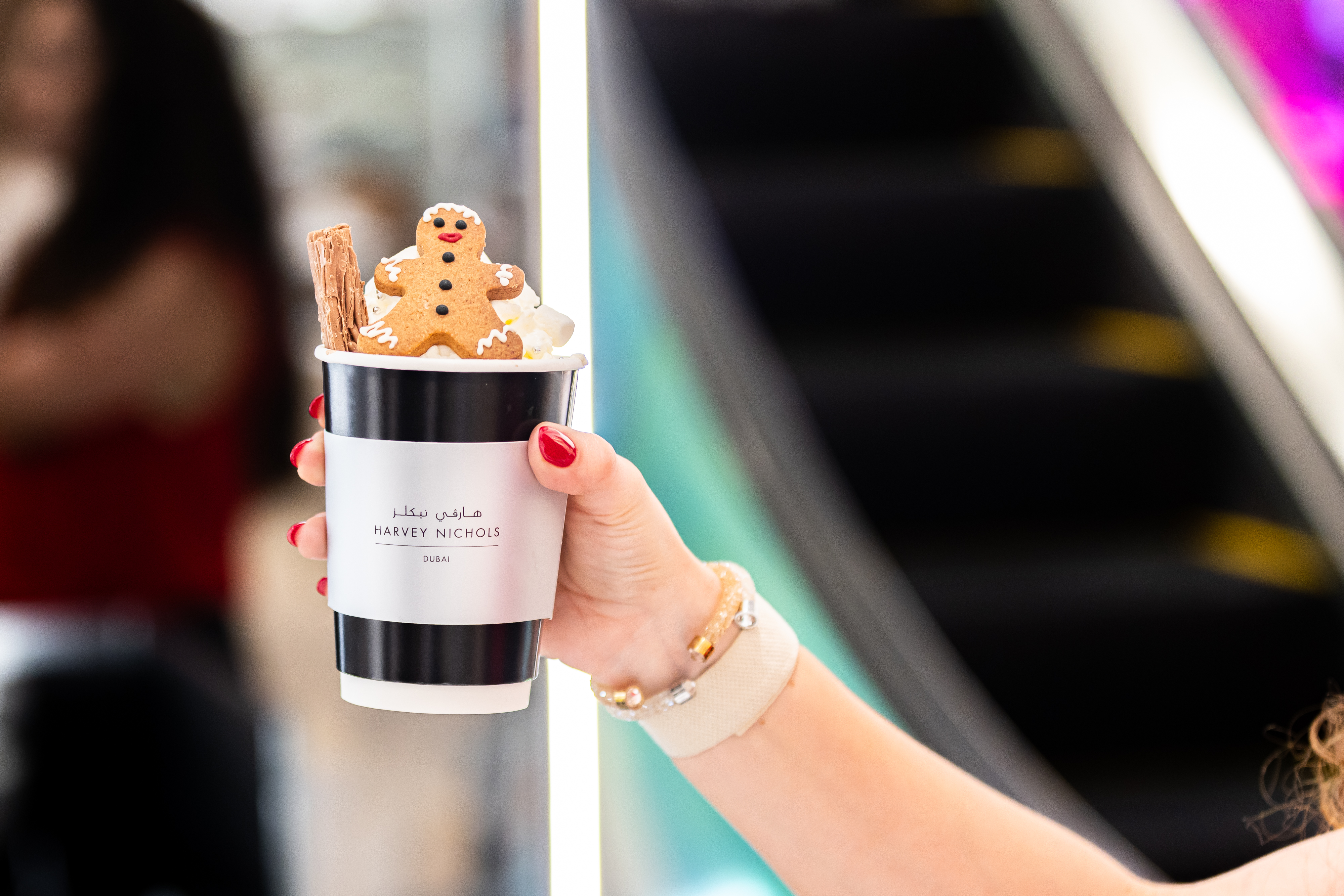 تفعيل Harvey Nichols الاحتفالي داخل المتجر 2025
